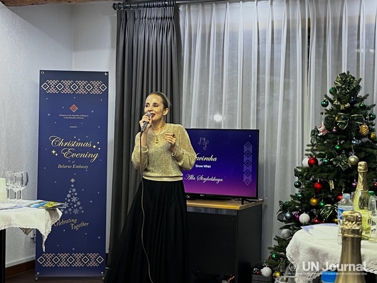 A Belarusian diaspora in Seoul presents a vocal performance at a Christmas meeting held at the Embassy of Belarus in Seoul on Jan. 5.