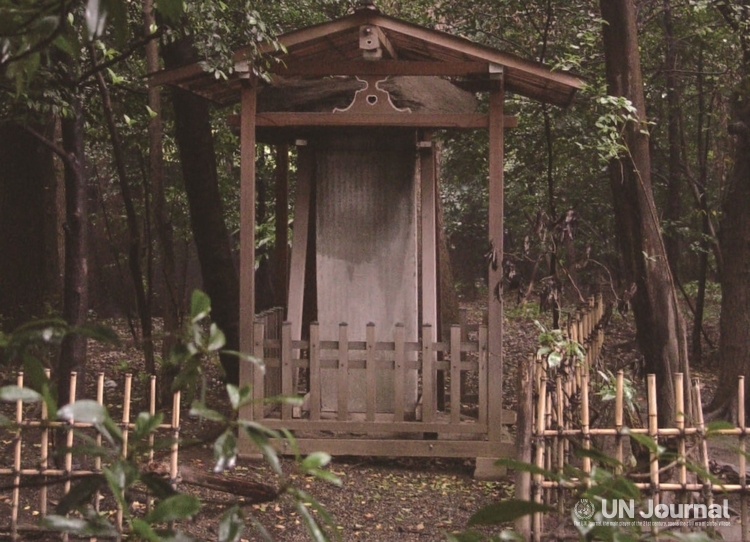 . In 1905, during the Russo-Japanese War, the Bukgwandaecheopbi was looted by the Japanese and kept in an iron cage in a corner of Yasukuni Shrine, a symbol of Japanese militarism, with a stone weighing more than one ton pressed against its head. The Bukgwandaecheopbi National Movement Central Committee plans to restore the stele (pictured below) and put it on display.
