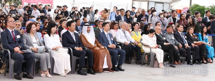 Foreign diplomatic missions and citizens in Korea