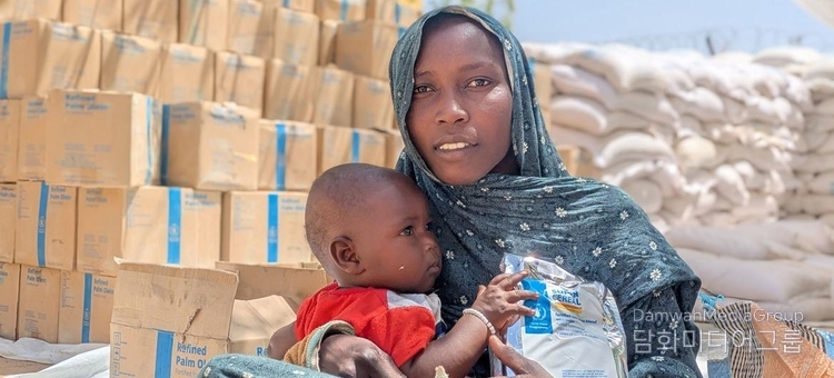 Oumalis Abdraman and her six-month-old baby arrived from Western Darfur in Koulbus where they were WFP treated for malnutrition. / Courtesy of UN News