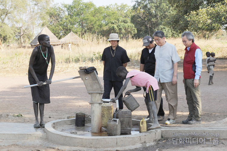 The proceeds from “In Your Presence” was spent for installing a well in Sudan in 2011 to help Hansen people.