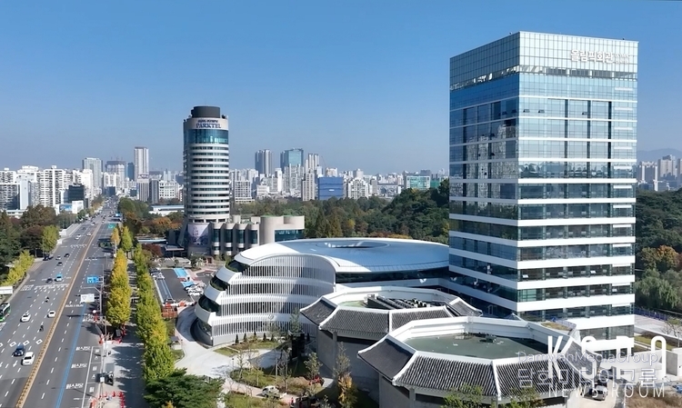 Panorama of the Seoul Olympic Memorial Korea Sports Promotion Foundation / Courtesy of KSPO