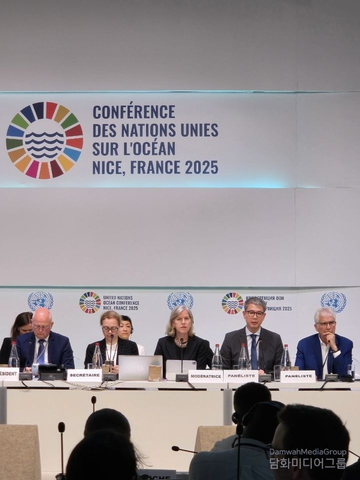 Ambassador for Climate Change Chung Kee-yong (second from the right), attends the 3rd UN Ocean Conference held in Nice, France, from June 9 to 13 (local time) as the alternate chief representative, emphasizing the Korean government's climate and ocean linkage policy. / Courtesy of the Ministry of Foreign Affairs