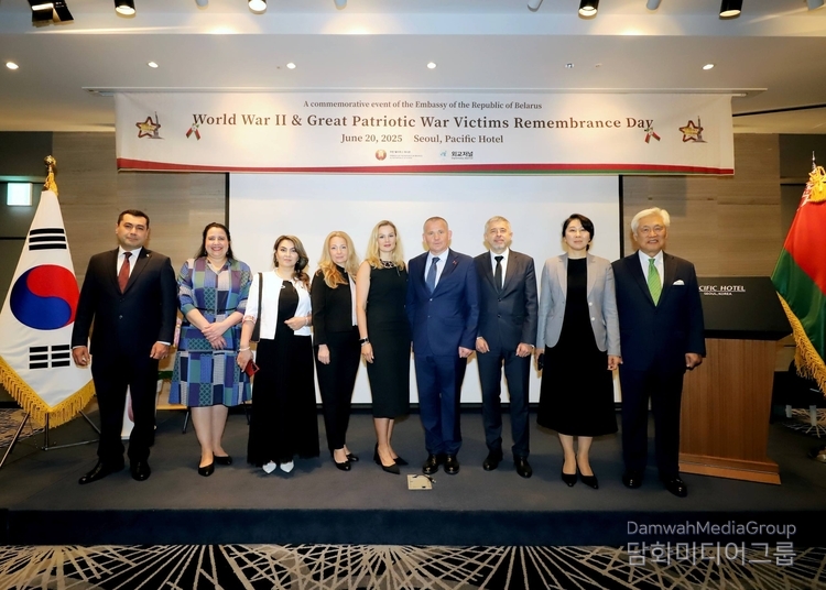  Heads of diplomatic missions of a number of CIS countries and friendly states, famous representatives of the South Korean public and the Belarusian diaspora, attended the memorial event.