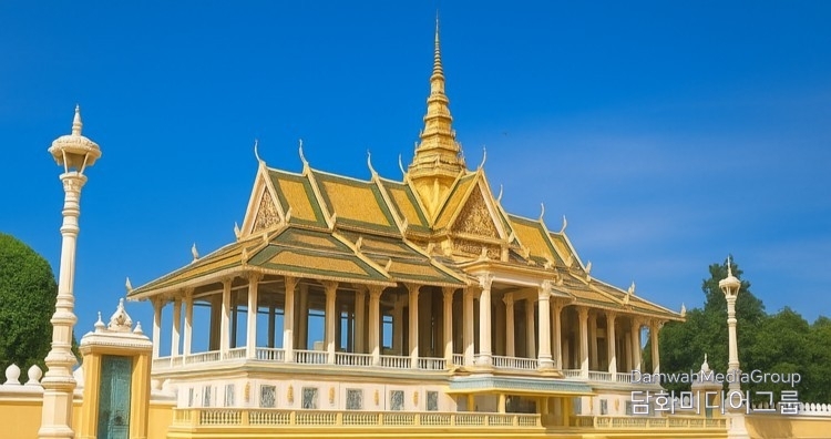 Under the golden roof symbolizing compassion and peace, a symbol of Buddhist Cambodia, national ceremonies and Buddhist events are held.