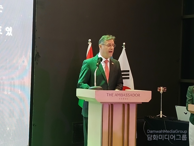 Amb. Istvan Szerdahelyi of Hungary in Seoul delivers congratulatory remarks at a reception to celebrate the National Day commemorating the Hungarian Revolution of 1956 at the Pullman Hotel in Seoul on Oct. 22, 2025.