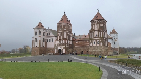 Mir Castle in Belarus, a medieval jewel embracing peace and culture
