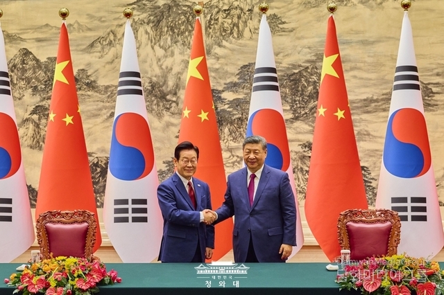 President Lee Concludes State Visit to China with Visit to Provisional Government Site in Shanghai