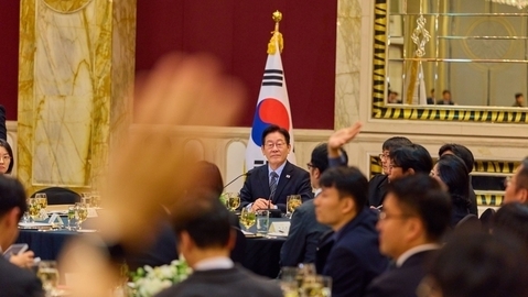 The President's New Year's press conference on January 21st... his first since returning to the Blue House.