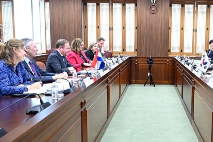Korea-Netherlands Launch Inaugural Foreign Affairs-Industry Dialogue